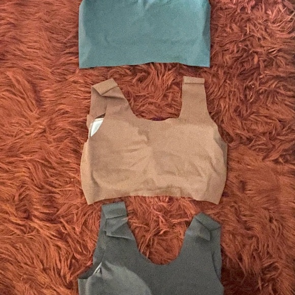 Intimates 3pack of wireless lace bras in size large - Picture 2 of 7